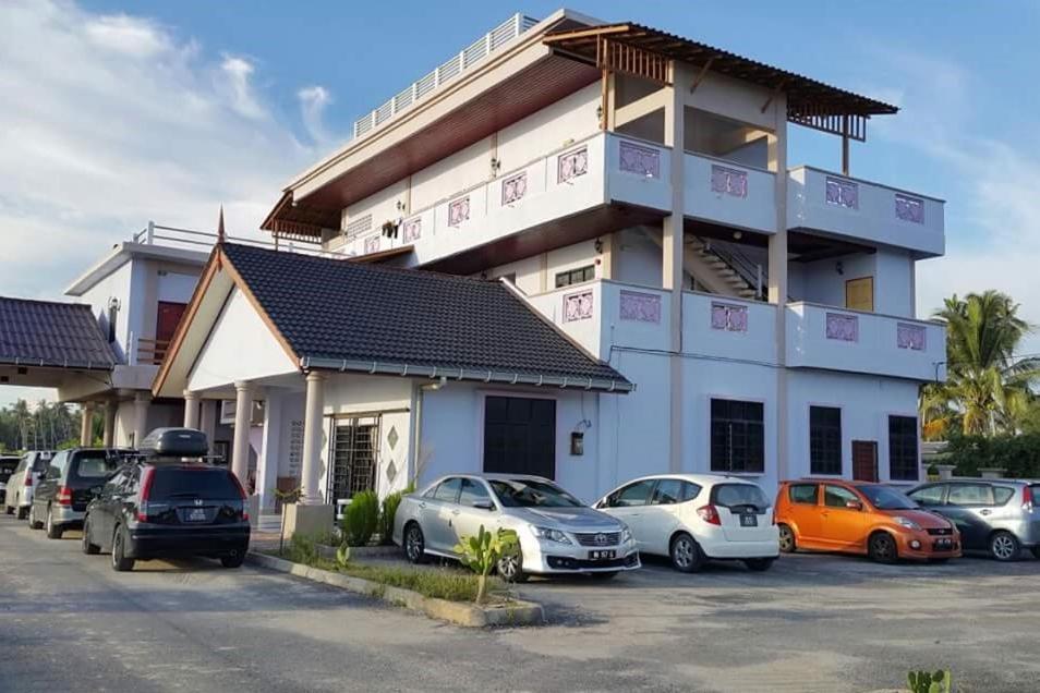 Kanza Beach Inn Marang Exteriör bild