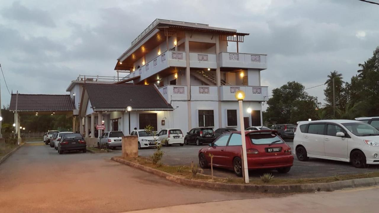 Kanza Beach Inn Marang Exteriör bild