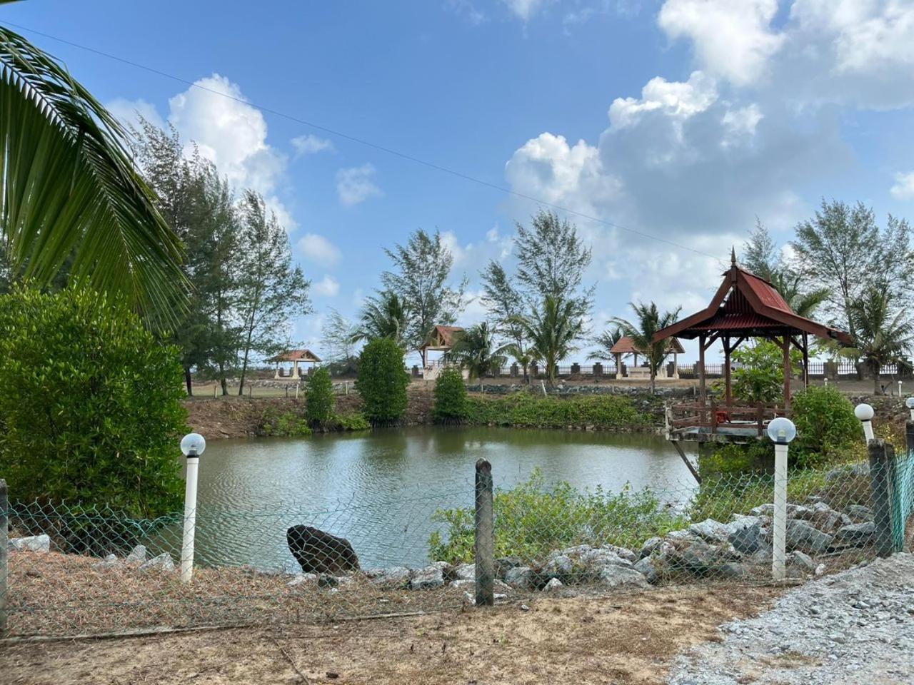 Kanza Beach Inn Marang Exteriör bild