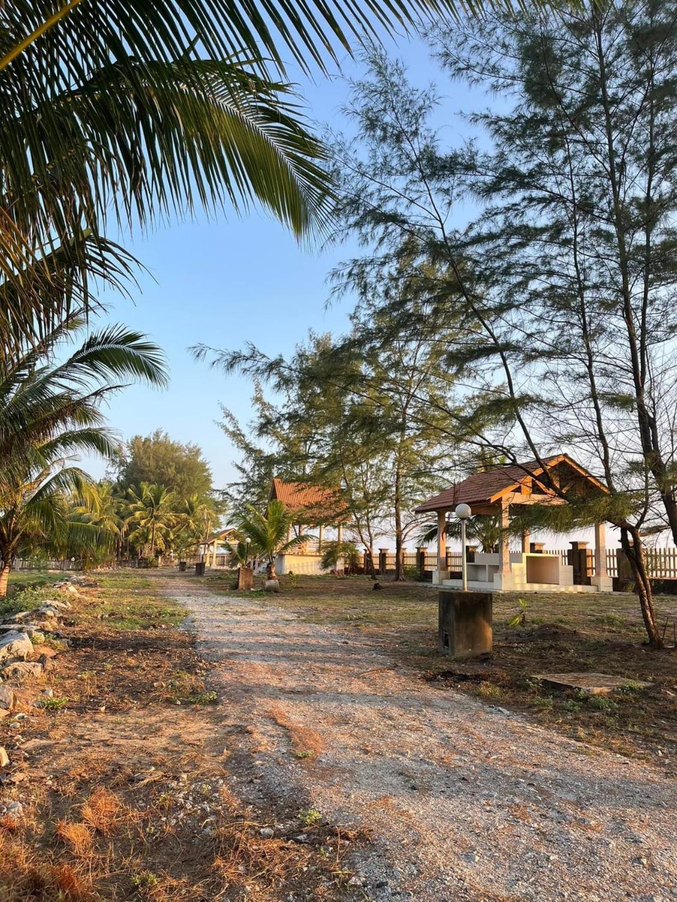 Kanza Beach Inn Marang Exteriör bild