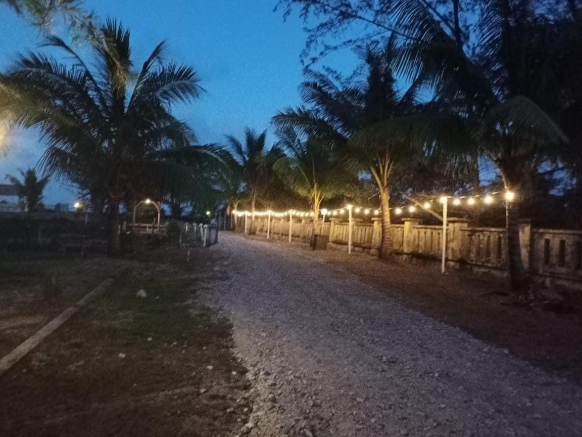Kanza Beach Inn Marang Exteriör bild